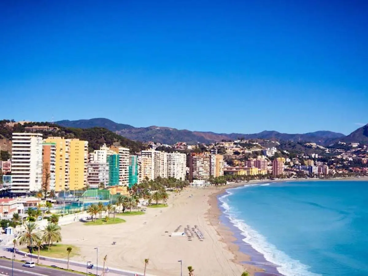 Holidays2Malaga Carreteria 97 Loft High Speed Wifi Apartment