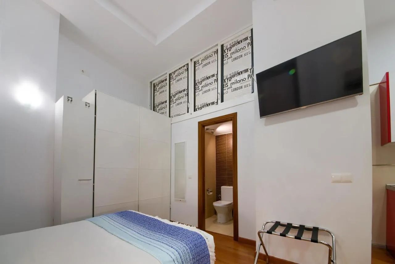 Holidays2Malaga Carreteria 97 Loft High Speed Wifi Apartment Malaga